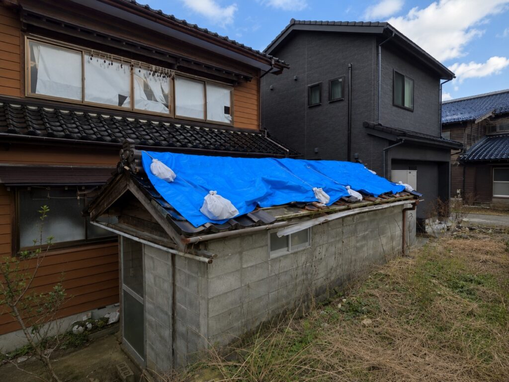 小屋の屋根修繕工事 - 写真 1